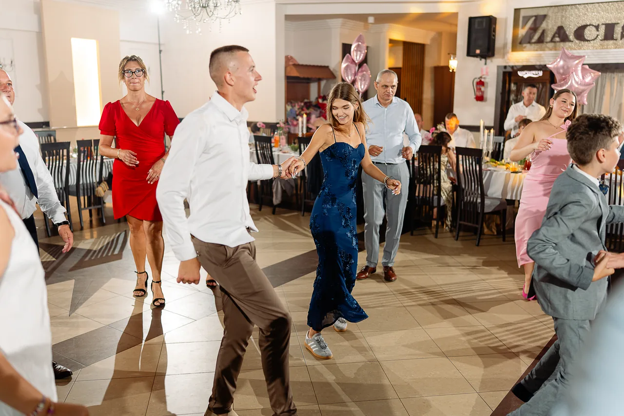 Reportaż z 18. urodzin — fotograf Tobiasz Kaczmarczyk, Żuromin, zdjęcie 43