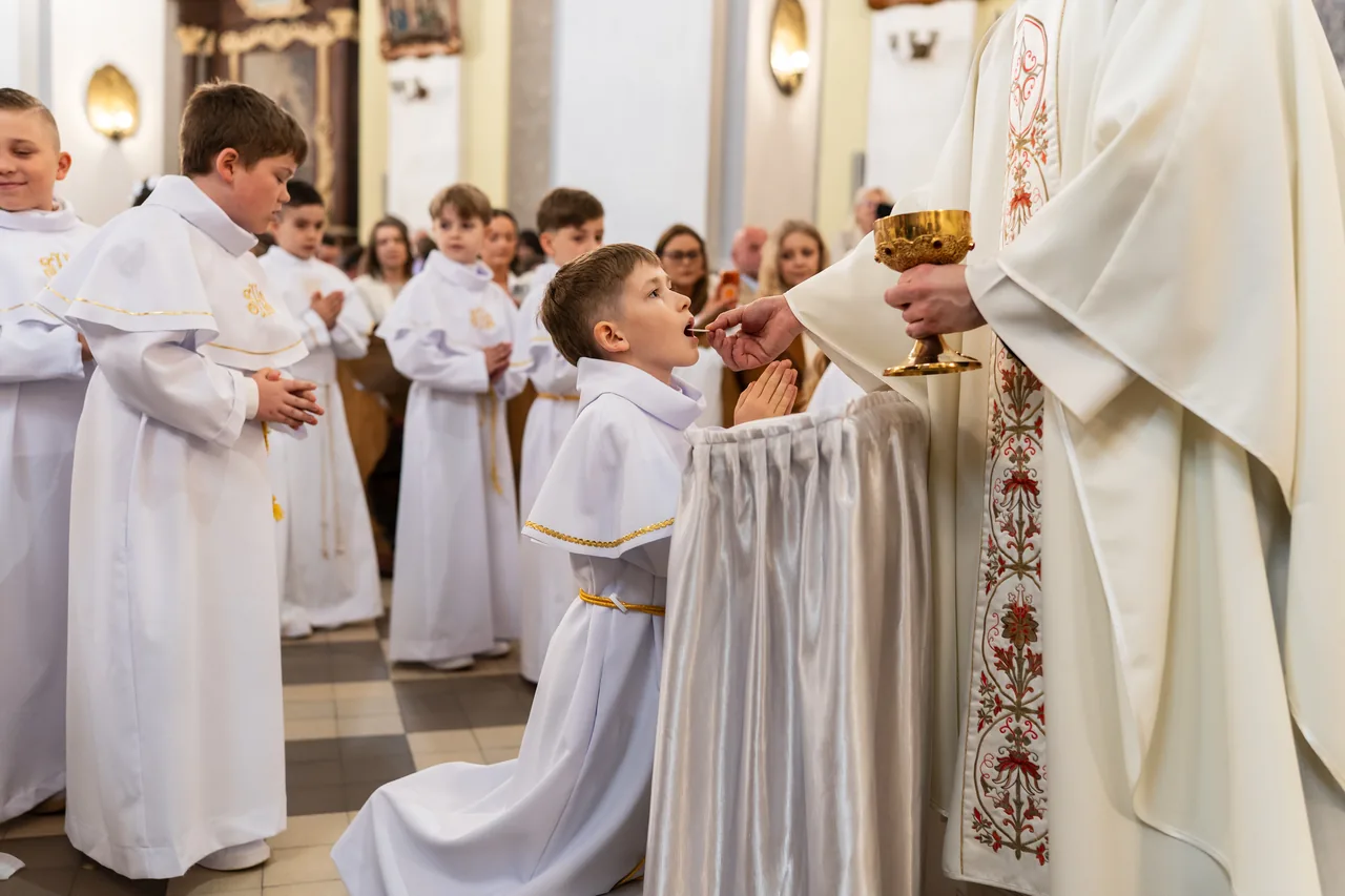 Reportaż z pierwszej komunii świętej — fotograf Tobiasz Kaczmarczyk, Żuromin, zdjęcie 9