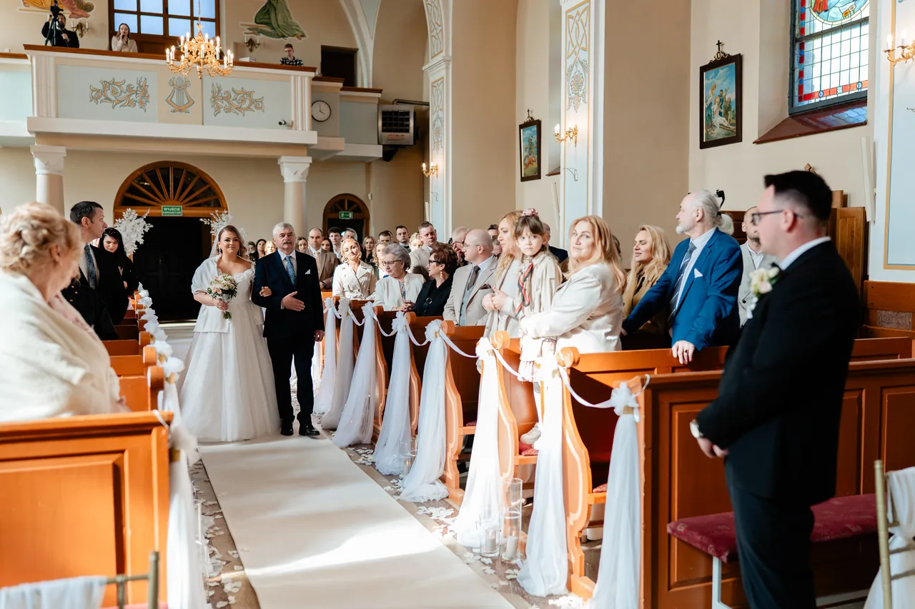 Reportaż ślubny, wybrane kadry — fotograf Tobiasz Kaczmarczyk, Żuromin, zdjęcie 29